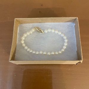 6” freshwater pearl bracelet on 10K gold clasp